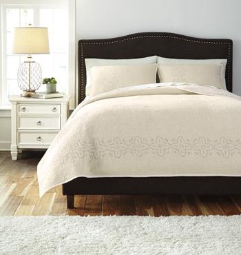 Off white discount queen comforter set
